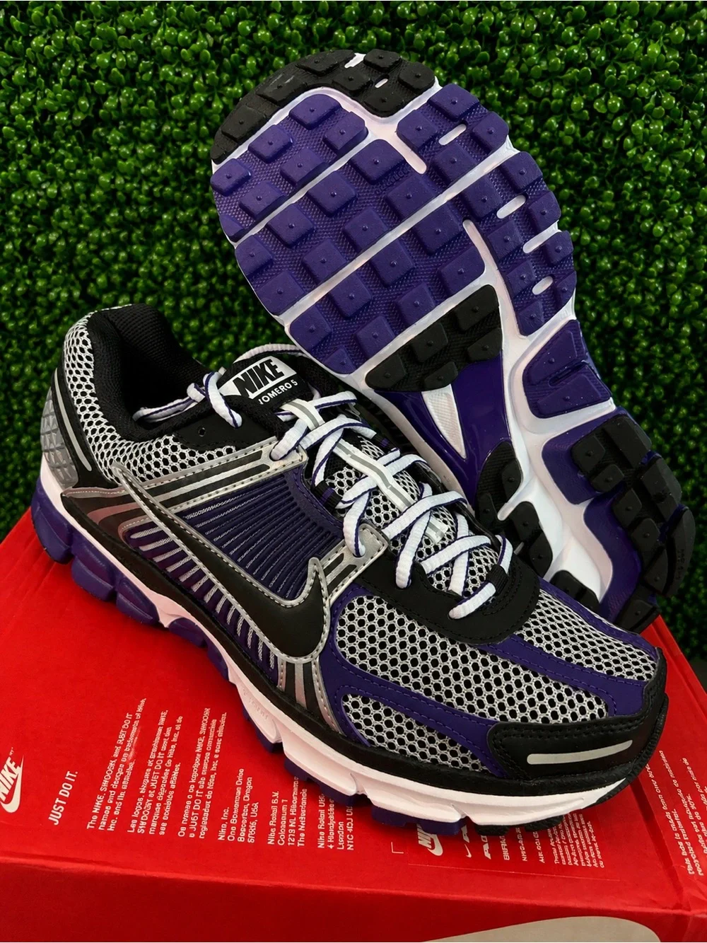Nike Zoom Vomero 5 Metallic Silver Court Purple Size 9.5 M or 11 W IM2220-095